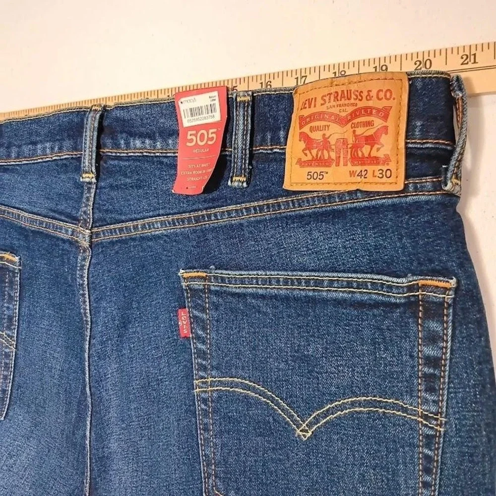 Levis 505 Jeans Mens 42x30 Blue Regular Fit Straight Leg Medium Wash Denim Pants
